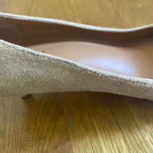 J.McLaughlin Kitten Heel Pump Women 8 Beige Suede Point Toe Leather Quiet Luxury thumbnail 6