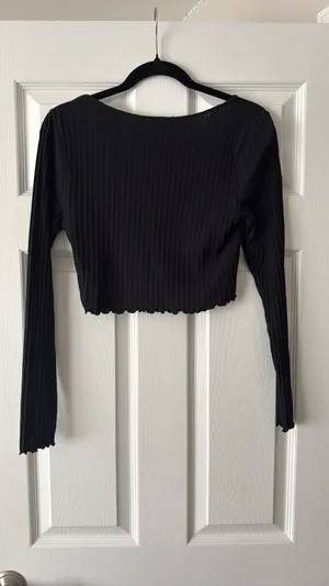 Brass Plum Crop Henley Top Black thumbnail 2