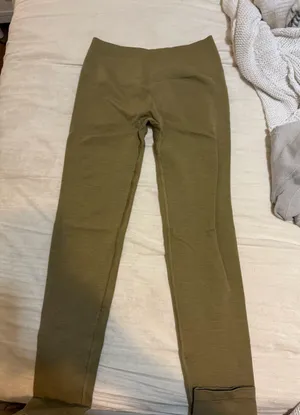 Alphalete Leggings thumbnail 1