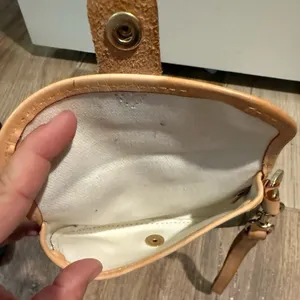 Dooney & Bourke Signature Logo Pouch Leather Wristlet thumbnail 3