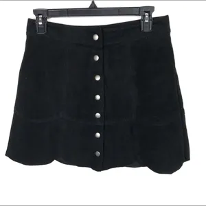 American Eagle Faux Suede Scalloped Mini‎ Skirt Black Button Front Size 2 thumbnail 6
