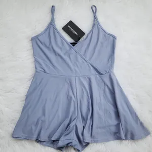 PrettyLittleThing -760 NWT Powder Blue Crepe Strappy Wrap Romper Women's sz 6‎ thumbnail 4