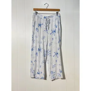 LOFT Sleep Floral Capri Pajama Pants Blue White Modal Lounge Medium thumbnail 2