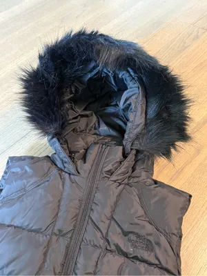 The North Face Black Gotham Puffer Vest  
Size Medium thumbnail 6