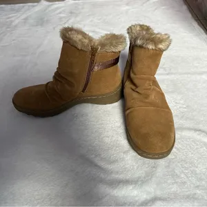 Baretraps Avita Ankle Boots in Whiskey Size 6.5, Bootie, Buckled Strap Accent thumbnail 3