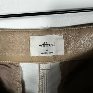Aritzia Wilfred Vegan Leather Bermuda Shorts 4‎ Taupe Pleated High Rise NWT thumbnail 8