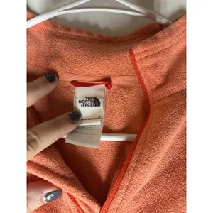 The North Face Fleece Pullover Womens M Coral 1/4 Zip TKA 100 Glacier Outdoor thumbnail 3