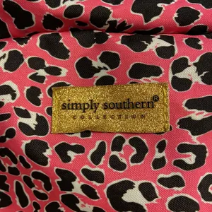 Simply Southern Weekender Bag excellent condition pink , gold and black high 13” thumbnail 2