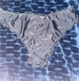 Hollister Black Ruffle Bikini Bottoms thumbnail 3