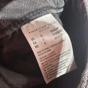 American Eagle Charcoal Gray Super Hi Rise Mom‎ Jeans Size 4 thumbnail 11