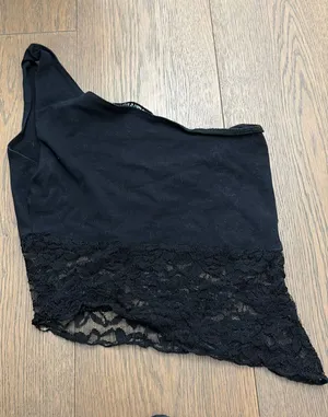 Princess Polly Off-The-Shoulder Top thumbnail 1