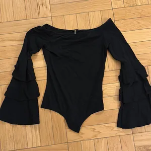 Soprano off-the-shoulder bodysuit black thumbnail 1