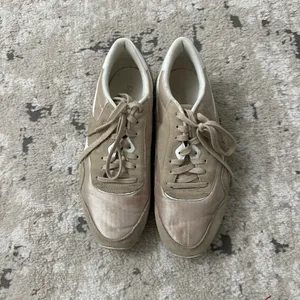 Reebok Classic Nylon Sneaker Size 9.5 in Beige/White thumbnail 3