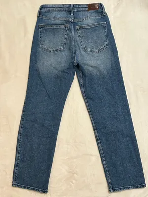 Hollister Ultra High Rise Dark Wash, Straight Jeans thumbnail 2