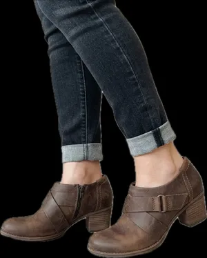 Clarks Collection Brown Leather Ankle Booties Block Heel Side Zip Women’s 8 thumbnail 2