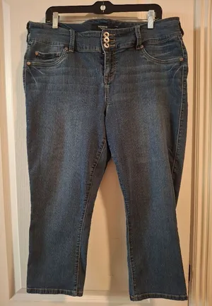Torrid Sz 18 Blue Women's Capri Jeans thumbnail 1