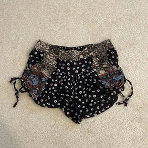 Altar'd State Grunge Boho Floral Shorts thumbnail 2