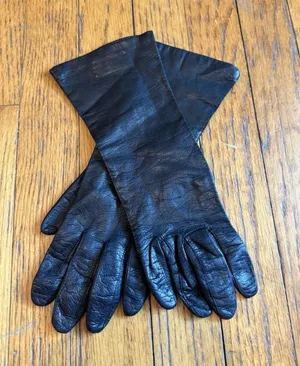 Vintage Carson Pirie Scott France Made Women's Black Leather Gloves Size 6.5 thumbnail 1