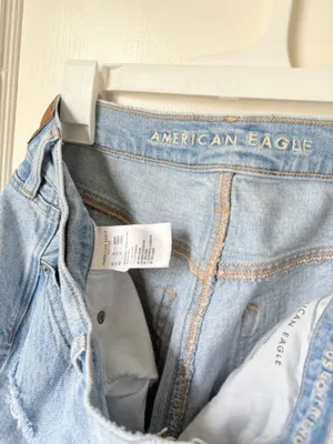 American Eagle 90s Boyfriend Jeans thumbnail 3