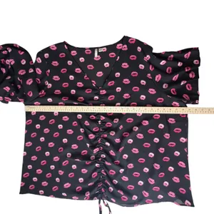 Cato Black‎ Pink Lip Print Blouse Size 26/28W Ruched Lightweight Valentines Cute thumbnail 9