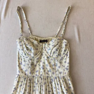 Abercrombie & Fitch Cream and Blue Floral Bustier Mini Dress Womens Small thumbnail 7