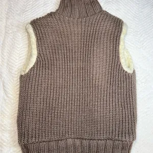 Gallery Women's Brown Knit Vest thumbnail 2
