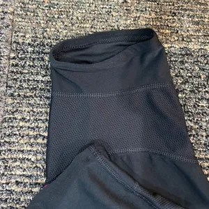 Nike Women’s Large DriFit Black with Pink Trim Capris thumbnail 7