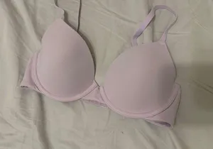 SKIMS FITS EVERYBODY T-SHIRT BRA in Lily Size 32C ($54) thumbnail 1