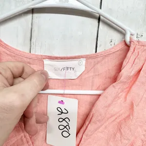 Six Fifty Blouse Women Size Medium V-Neck Wrap Front Sleeveless Cinch Waist‎ Top thumbnail 2