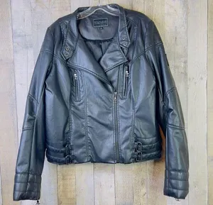 Vintage Rocawear XL Black Buttery Soft Faux Leather W/ROC Zipper Pulls & pockets thumbnail 1