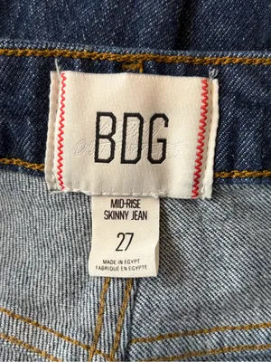 Urban outfitters BDG women’s dark blue mid rise skinny denim jeans size 28 thumbnail 3