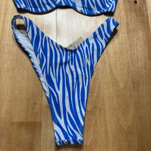 Blue‎ White Zebra Print Bikini Set Underwire High Cut Thong Swimsuit Small thumbnail 3