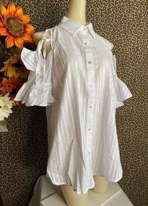 Doe & Rae ✅3/$30✅NWT White Button Down Cold Shoulder Short Sleeve Blouse | MED thumbnail 2