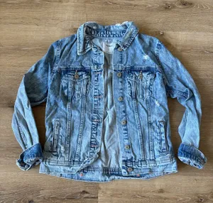 Light Blue Denim Distressed Jean Jacket thumbnail 1