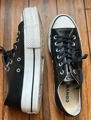 Converse Women’s Black Low Top Sneakers thumbnail 1