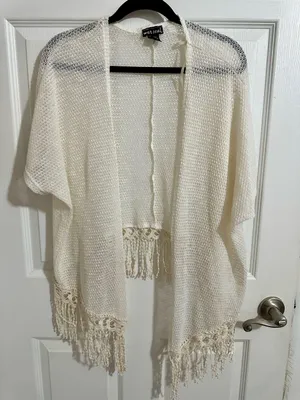 Wet Seal Cream color crotchet shawl size medium thumbnail 2