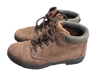 Vintage 90s Timberland Hiking Boots • Women's 6 • Brown Leather thumbnail 1