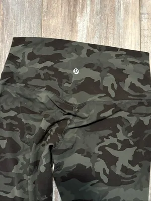 Lululemon Camo Capri Leggings size 8 thumbnail 3