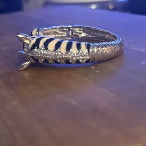 Vintage silver tone enamel zebra clamper bangle bracelet thumbnail 3