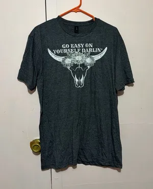 Gildan Charcoal Graphic Tee with White Steer Skull Print thumbnail 1