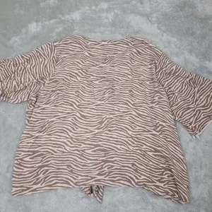 Ariat Top Women’s X-Large Short Sleeve Tiger Stripe Lace Hem Lightweight‎ Blouse thumbnail 9
