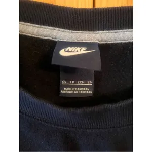 NIKE JUST DO IT Sweatshirt VINTAGE Women’s XS Black Day Glow Logo RARE (1154) thumbnail 3