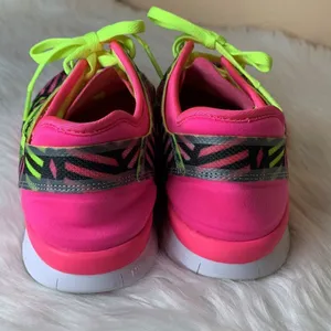 Nike Free Tr Fit 5 Pink Pow/Volt Black Athletic Shoes Size 7 thumbnail 4