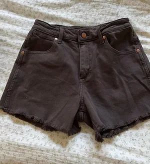 Brown wrangler shorts thumbnail 1