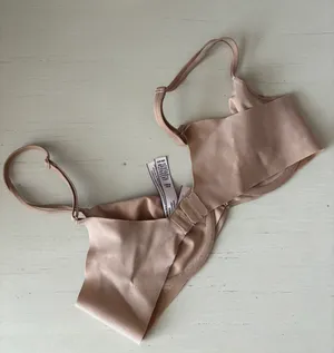 Victoria’s Secret nude plunge unlined bra - 32B thumbnail 2