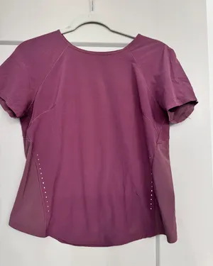 Lululemon Top thumbnail 1