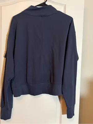 All In Motion Women’s Size M Cropped Grey French Terry thumbnail 2