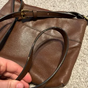 Fossil brown leather medium size crossbody bag‎ thumbnail 9