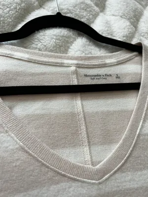 Abercrombie Striped V-Neck Long Sleeve Top thumbnail 2