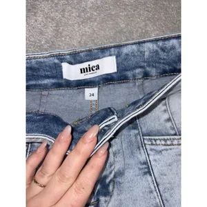 Mica Los Angeles Women's Blue Wash‎ Flare Mid Rise Jeans 24 thumbnail 4